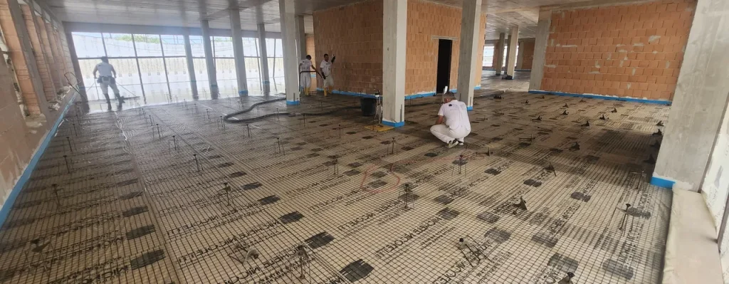 Massetti autolivellanti per grandi superfici Italia